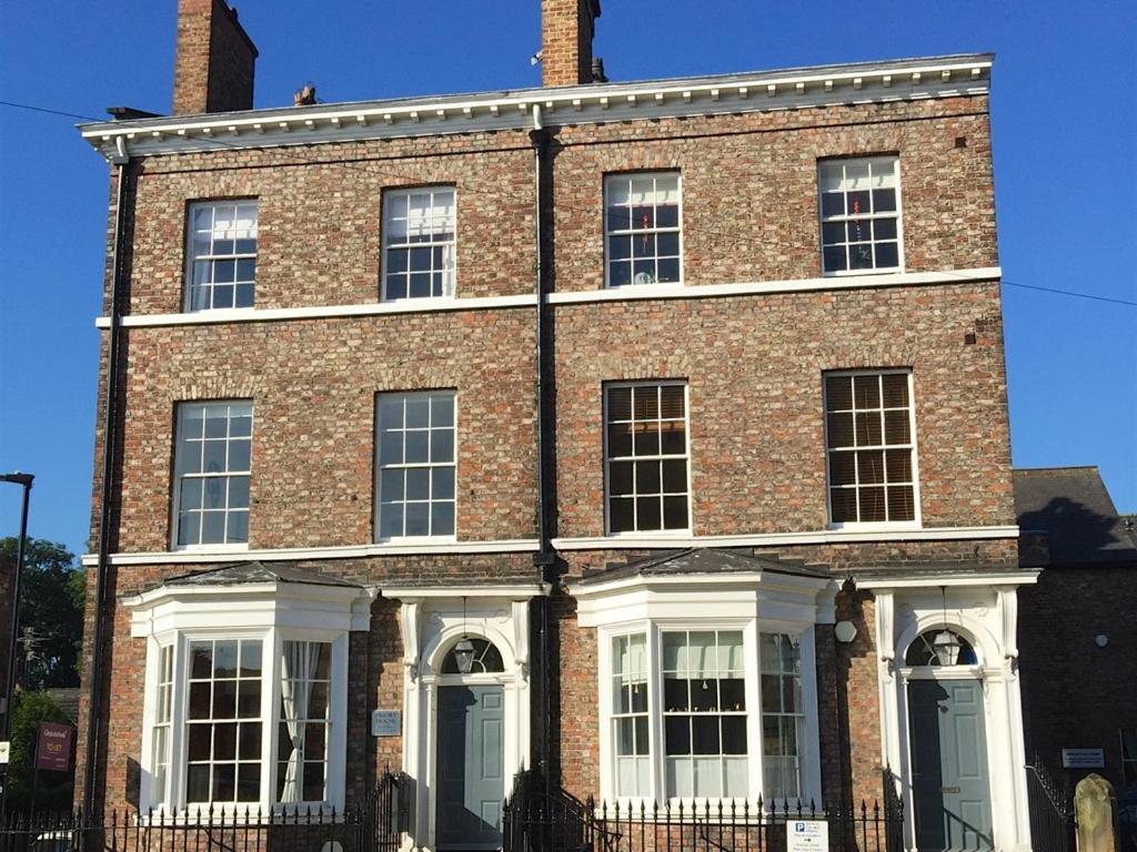 Priory House Apartments York Exterior photo